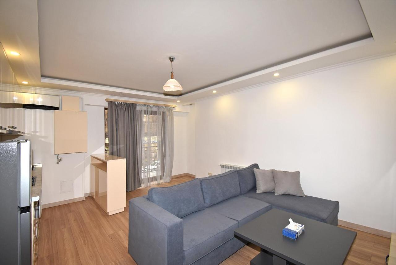 19Tumanyan Excellent Apartment In The Centre Of Capital Ереван Экстерьер фото